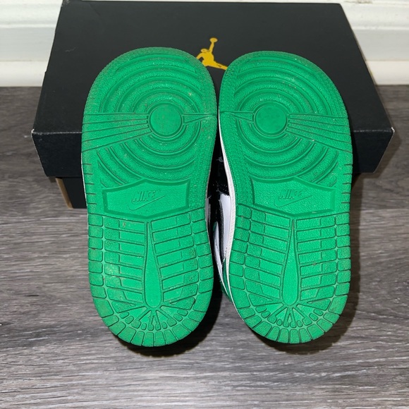 SOLD 🍀Lucky Green🍀 Jordan 1 6C - Picture 4 of 6